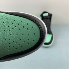 Jordan 1 Retro High OG Green Glow na internet