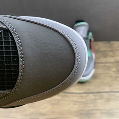 Jordan 4 Retro Green Glow na internet