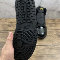 Imagem do Jordan 1 Retro High Black Metallic Gold