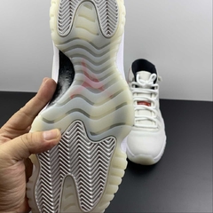 Imagem do Jordan 11 Retro Platinum Tint