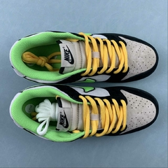 Imagem do Nike Dunk Low The Powerpuff Girls Buttercup Custom