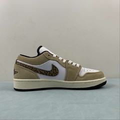 Jordan 1 Low SE Brown Elephant - comprar online
