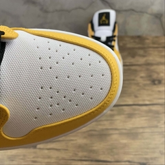 Jordan 1 Low Laser na internet