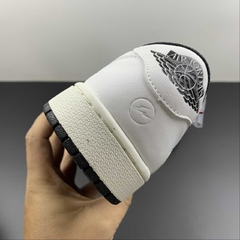 Jordan 1 Low Travis Scott Sail/Black Custom - loja online