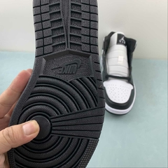 Imagem do Jordan 1 Mid Panda