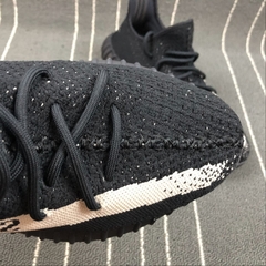 Imagem do adidas Yeezy Boost 350 V2 Core Black White