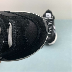 Nike Vaporwaffle sacai Black White Gum na internet