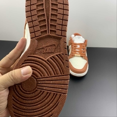Imagem do Nike Dunk Low Retro Sun Club Burn Sunrise