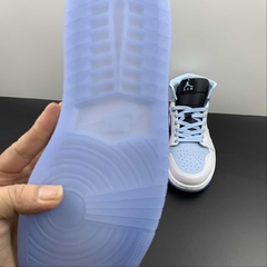 Imagem do Jordan 1 Mid SE Ice Blue