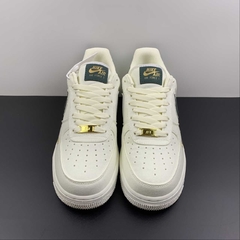 Imagem do Nike Air Force 1 '07 Low Beige/Glace Blue/Gold Custom