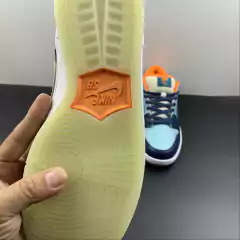 Imagem do Nike SB Dunk Low MIA Skate Shop