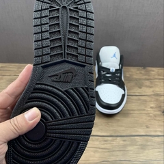 Imagem do Jordan 1 Low Black University Blue White