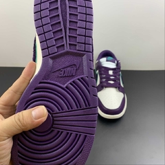 Imagem do Nike Dunk Low Chenille Swoosh Grand Purple