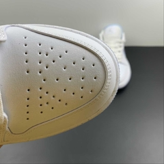 Jordan 1 Low Dare To Fly na internet