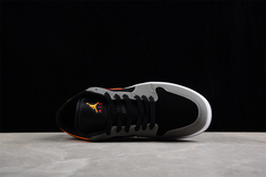 Imagem do Jordan 1 Low Black Vivid Orange