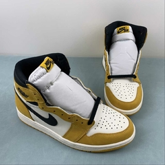 Jordan 1 High OG Yellow Ochre na internet