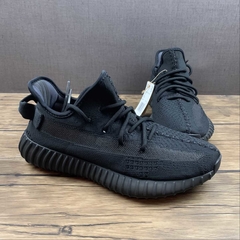 Adidas Yeezy Boost 350 V2 Onyx na internet
