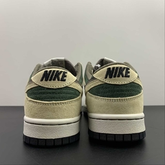 Imagem do Nike SB Dunk Low Pro Bright Melon Custom