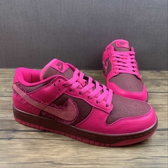 Nike Dunk Low Valentine's Day na internet