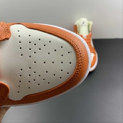 Jordan 1 Mid Sport Spice na internet