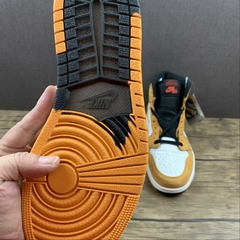 Imagem do Jordan 1 High Element Gore-Tex Light Curry