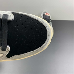 Jordan 1 Low Travis Scott Silver Phantom na internet