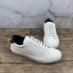Givenchy Sneaker na internet