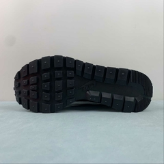 Nike Vaporwaffle sacai Black White Gum