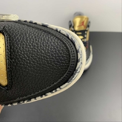 Jordan 3 Retro Black Cement Gold na internet