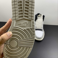 Imagem do Jordan 1 High OG White Cement