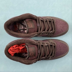 Imagem do Nike SB Dunk Low City of Love Burgundy Crush