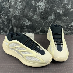 Adidas Yeezy 700 V3 Azael na internet