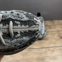 adidas Yeezy Boost 380 Stone Salt na internet