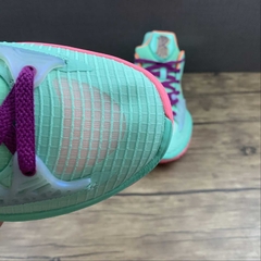 Nike Kyrie 4 Low Keep Sue Fresh na internet