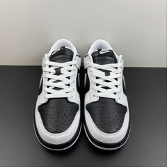 Imagem do Nike Dunk Low Retro Reverse Panda
