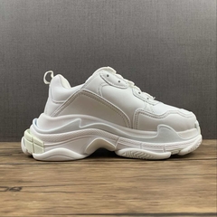 Balenciaga Triple S - comprar online