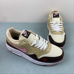 Nike Air Max 1 Valentines Day na internet