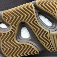 Imagem do Adidas Yeezy 700 Mauve