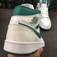 Jordan 1 Mid White Mystic Green na internet