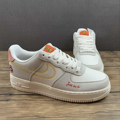 Nike Air Force 1 Low Rock N Roll na internet