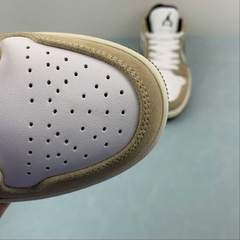 Jordan 1 Low SE Brown Elephant na internet