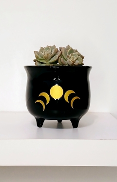 MACETA CALDERO CON DISEÑO DE FASES LUNARES EN ORO / PIEZAS ARTESANALES - TIENEN DRENAJE / NO INCLUYEN PLANTAS en internet