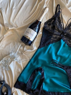 Camisola de luxo Esmeralda - Cativata Boutique Erótica