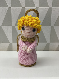 Anjinho de crochê amigurumi Rosa