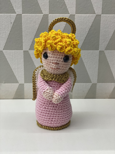 Anjinho de crochê amigurumi Rosa