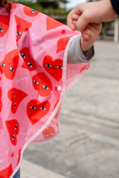 CAPA DE LLUVIA CORAZONA en internet