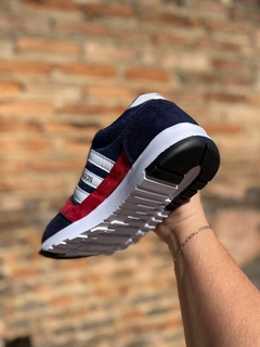 Tênis Adidas Retrô na internet