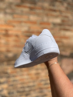 Tênis Nike Air Force 01 na internet
