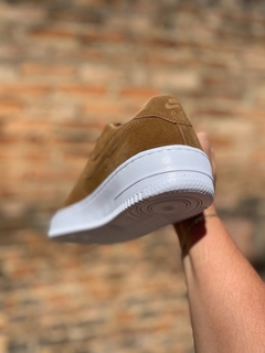 Tênis Nike Air Force 01 Tec na internet