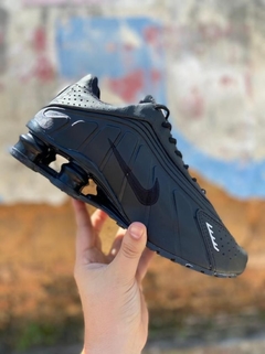 Tênis Nike Shox R4 - comprar online